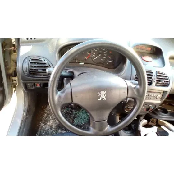 PEUGEOT 206 BERLINA '2002 XR PLATA