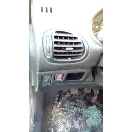 PEUGEOT 206 BERLINA '2002 XR PLATA