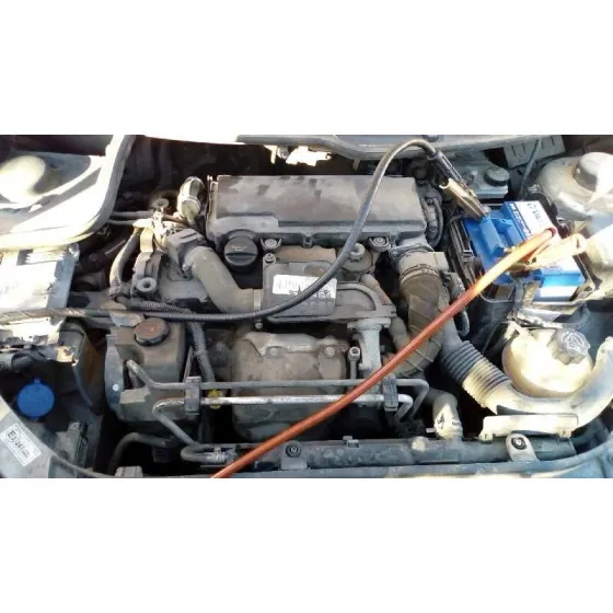 PEUGEOT 206 BERLINA '2002 XR PLATA