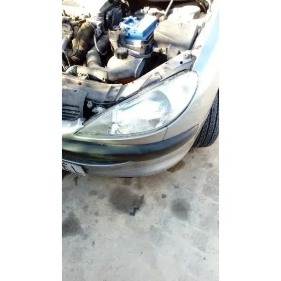 PEUGEOT 206 BERLINA '2002 XR PLATA