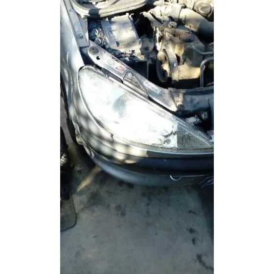 PEUGEOT 206 BERLINA '2002 XR PLATA