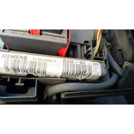 PEUGEOT 206 BERLINA '2002 XR PLATA