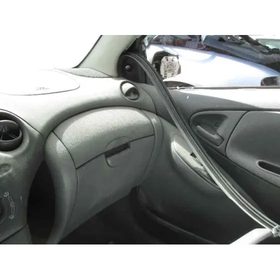 TOYOTA YARIS (NCP1/NLP1/SCP1) '2000 1.0 LINEA LUNA PLATA