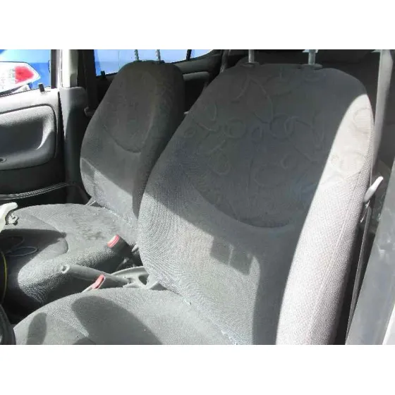 TOYOTA YARIS (NCP1/NLP1/SCP1) '2000 1.0 LINEA LUNA PLATA