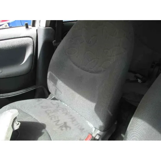 TOYOTA YARIS (NCP1/NLP1/SCP1) '2000 1.0 LINEA LUNA PLATA