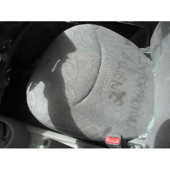 TOYOTA YARIS (NCP1/NLP1/SCP1) '2000 1.0 LINEA LUNA PLATA