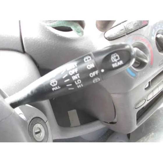 TOYOTA YARIS (NCP1/NLP1/SCP1) '2000 1.0 LINEA LUNA PLATA