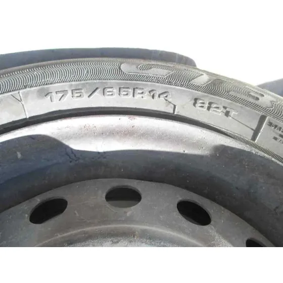 TOYOTA YARIS (NCP1/NLP1/SCP1) '2000 1.0 LINEA LUNA PLATA