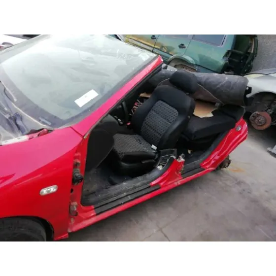SEAT LEON (1M1) '2001 1.6 16V ROJO
