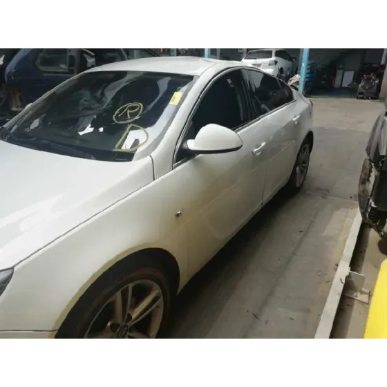 OPEL INSIGNIA BERLINA '2011 SPORT 4X4 BLANCO