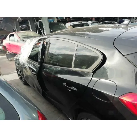 FORD FOCUS '2022 ST-LINE NEGRO