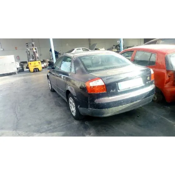 AUDI A4 BERLINA (8E) '2004 1.9 TDI (96KW) AZUL