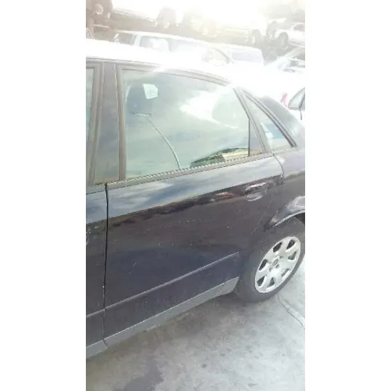 AUDI A4 BERLINA (8E) '2004 1.9 TDI (96KW) AZUL