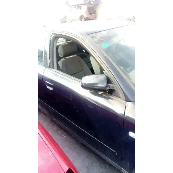 AUDI A4 BERLINA (8E) '2004 1.9 TDI (96KW) AZUL