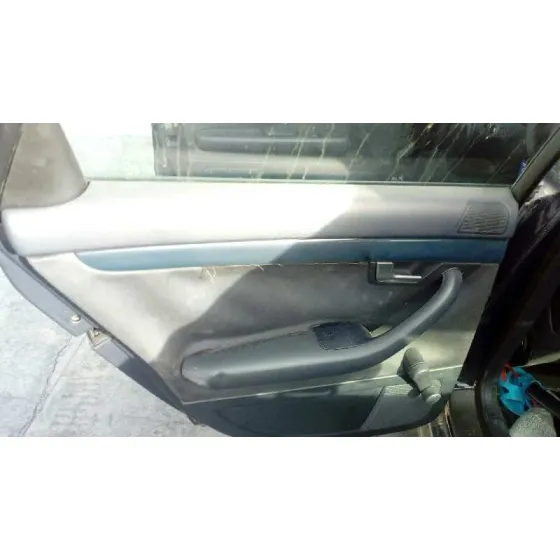 AUDI A4 BERLINA (8E) '2004 1.9 TDI (96KW) AZUL