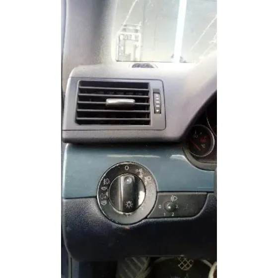 AUDI A4 BERLINA (8E) '2004 1.9 TDI (96KW) AZUL
