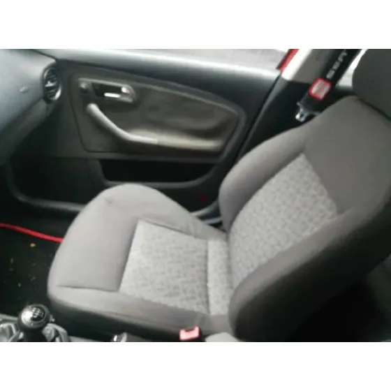 SEAT IBIZA (6L1) '2006 1.4 TDI CAT (BNM) ROJO