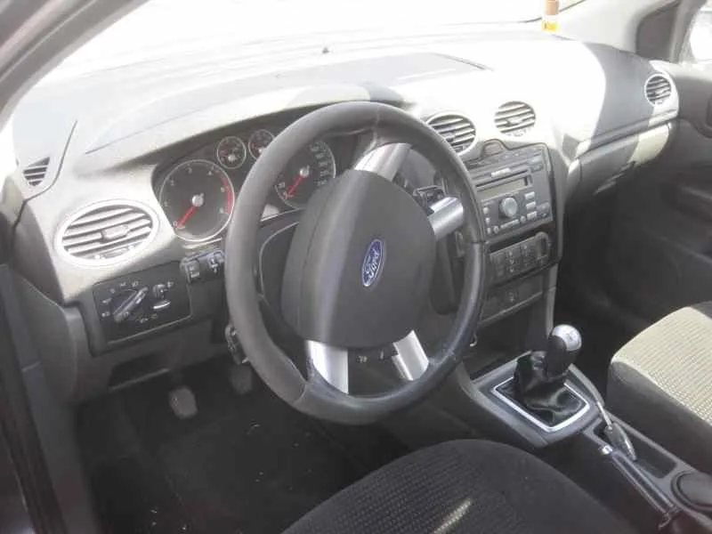 FORD FOCUS BERLINA (CAP) FORD FOCUS BERLINA (CAP) '2006 AMBIENTE (D) NEGRO 2006