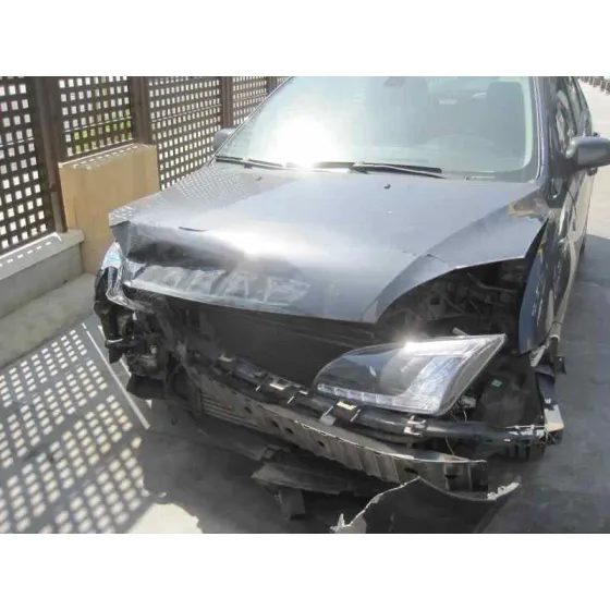 FORD FOCUS BERLINA (CAP) '2006 AMBIENTE (D) NEGRO