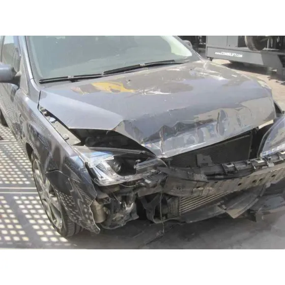 FORD FOCUS BERLINA (CAP) '2006 AMBIENTE (D) NEGRO