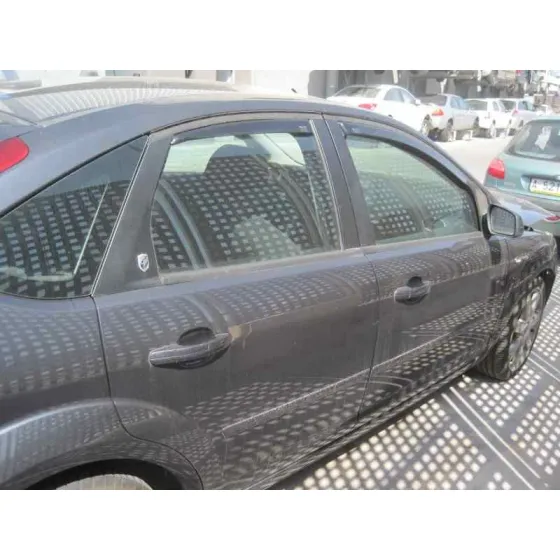 FORD FOCUS BERLINA (CAP) '2006 AMBIENTE (D) NEGRO