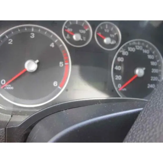 FORD FOCUS BERLINA (CAP) '2006 AMBIENTE (D) NEGRO