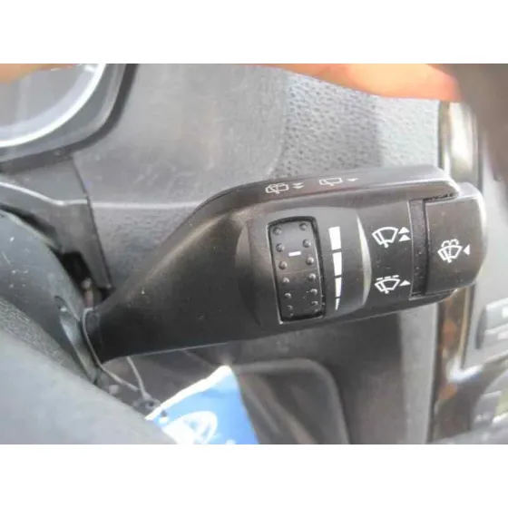 FORD FOCUS BERLINA (CAP) '2006 AMBIENTE (D) NEGRO