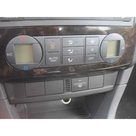 FORD FOCUS BERLINA (CAP) '2006 AMBIENTE (D) NEGRO