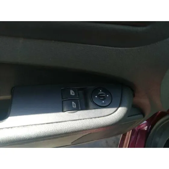 FORD FOCUS BERLINA (CAP) '2005 1.6 TDCI CAT GRANATE