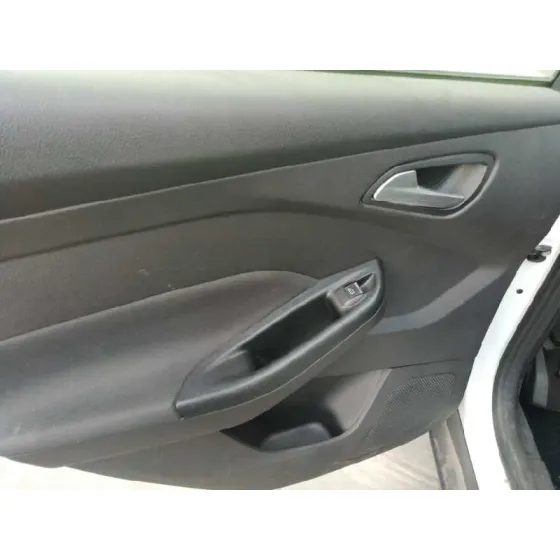 FORD FOCUS LIM. (CB8) '2014 1.6 TDCI CAT BLANCO