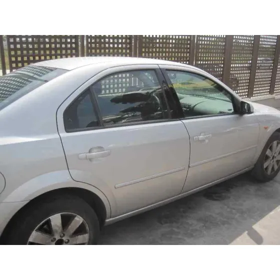 FORD MONDEO BERLINA (GE) '2002 AMBIENTE (06.2003->) (D) PLATA