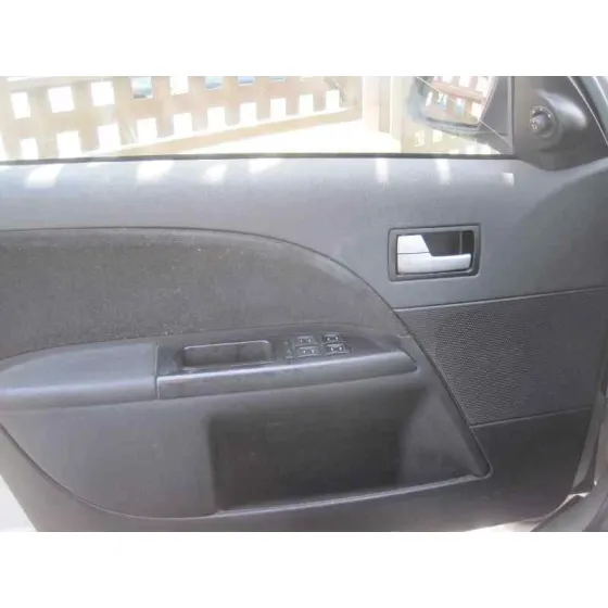 FORD MONDEO BERLINA (GE) '2002 AMBIENTE (06.2003->) (D) PLATA