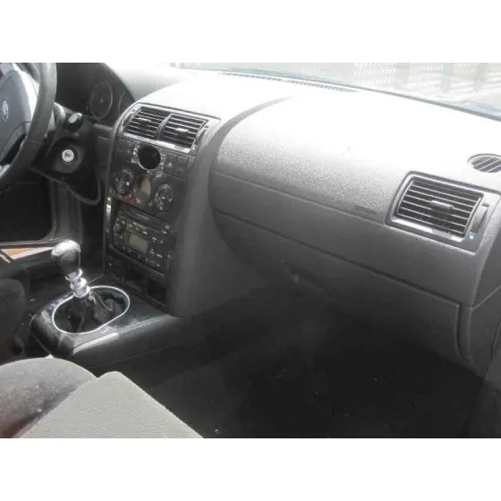 FORD MONDEO BERLINA (GE) '2002 AMBIENTE (06.2003->) (D) PLATA