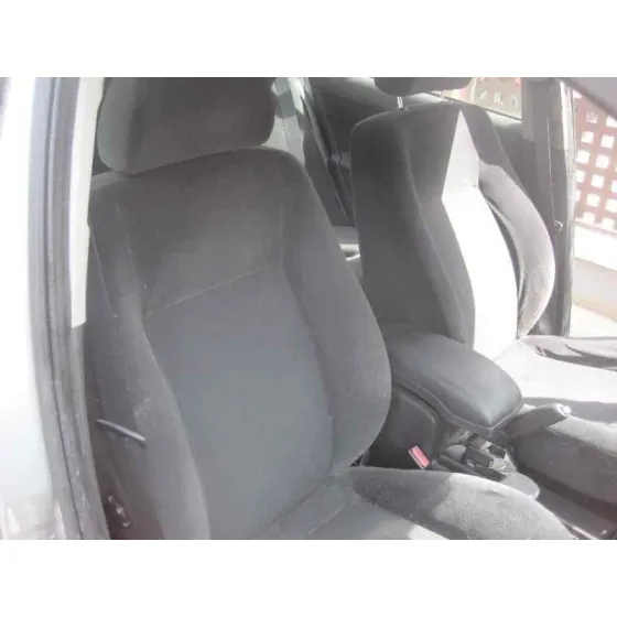 FORD MONDEO BERLINA (GE) '2002 AMBIENTE (06.2003->) (D) PLATA