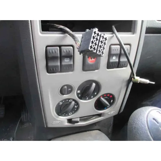 DACIA LOGAN '2006 AMBIANCE AZUL