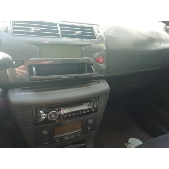 CITROEN C4 BERLINA '2007 COLLECTION PLATA