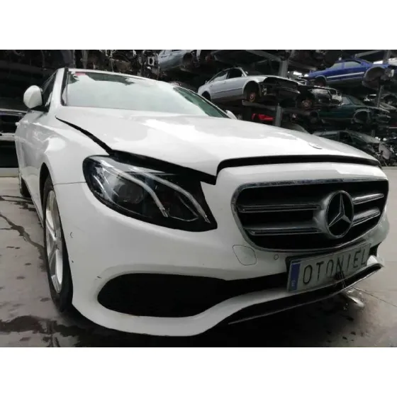 MERCEDES CLASE E LIM. (W213) '2016 E 220 D (213.004) BLANCO