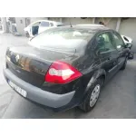 RENAULT MEGANE II CLASSIC BERLINA RENAULT MEGANE II CLASSIC BERLINA '2005 CONFORT AUTHENTIQUE NEGRO 2003