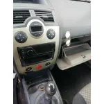 RENAULT MEGANE II CLASSIC BERLINA RENAULT MEGANE II CLASSIC BERLINA '2005 CONFORT AUTHENTIQUE NEGRO 2003