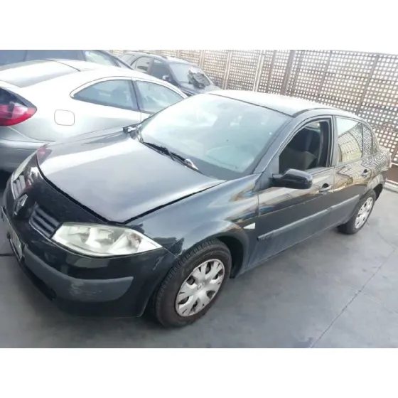 RENAULT MEGANE II CLASSIC BERLINA '2005 CONFORT AUTHENTIQUE NEGRO