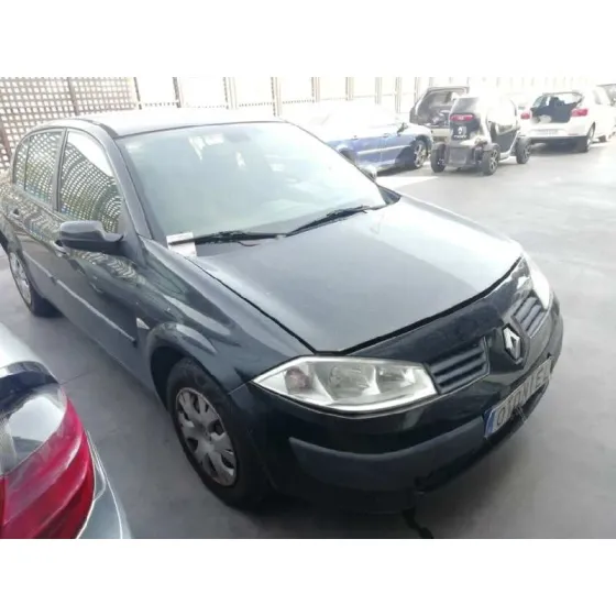 RENAULT MEGANE II CLASSIC BERLINA '2005 CONFORT AUTHENTIQUE NEGRO
