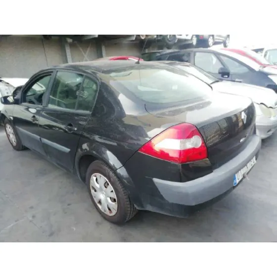 RENAULT MEGANE II CLASSIC BERLINA '2005 CONFORT AUTHENTIQUE NEGRO