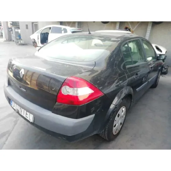 RENAULT MEGANE II CLASSIC BERLINA '2005 CONFORT AUTHENTIQUE NEGRO