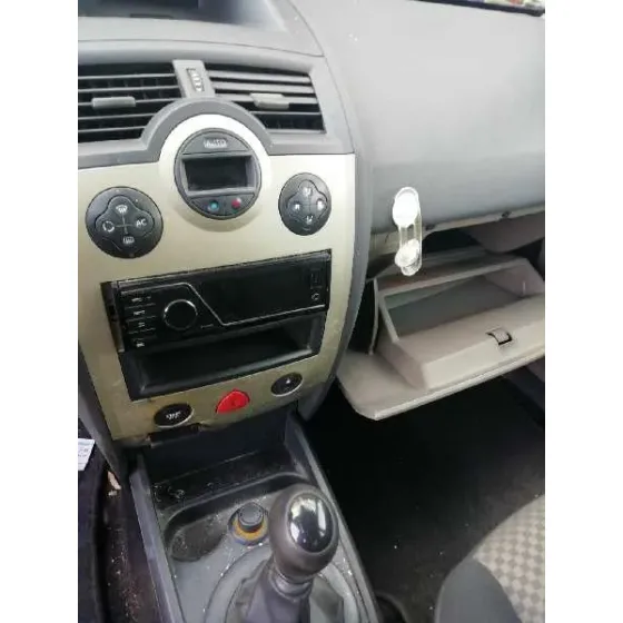 RENAULT MEGANE II CLASSIC BERLINA '2005 CONFORT AUTHENTIQUE NEGRO