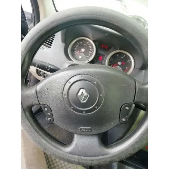 RENAULT MEGANE II CLASSIC BERLINA '2005 CONFORT AUTHENTIQUE NEGRO