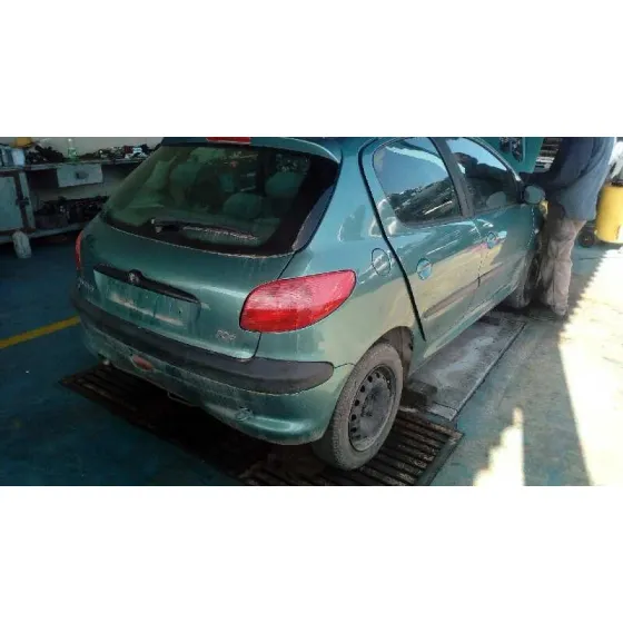 PEUGEOT 206 BERLINA '2001 X-LINE VERDE