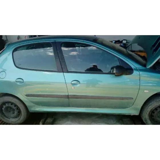 PEUGEOT 206 BERLINA '2001 X-LINE VERDE