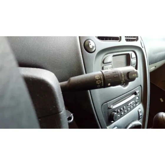 CITROEN XSARA PICASSO '2001 1.8 CAT (6FZ / EW7J4) AZUL