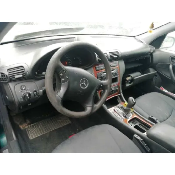 MERCEDES CLASE C (W203) BERLINA '2001 200 CDI (203.004) VERDE