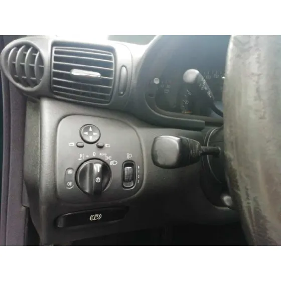 MERCEDES CLASE C (W203) BERLINA '2001 200 CDI (203.004) VERDE